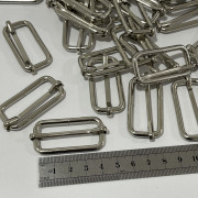 Перетяжка передвижка металл 4 см (40x16x3,9) никель (100 штук) Перетяжка передвижка металл 4 см (40x16x3,9) никель (100 штук)